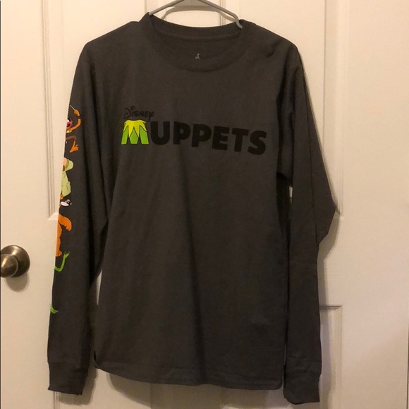 Disney Tops - Small Disney muppets shirt